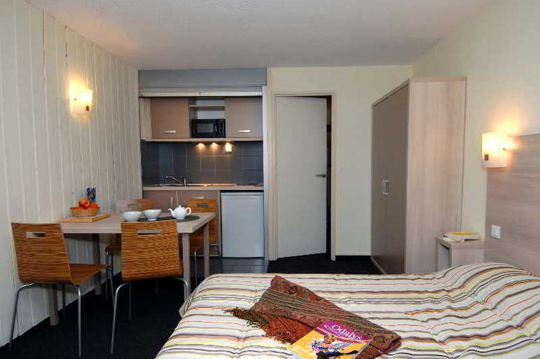 Bedroom 3, Balneo Aladin, Hautes-Pyrénées