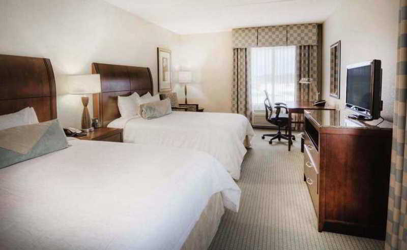 Bedroom 3, Hilton Garden Inn Durham Southpoint, Durham