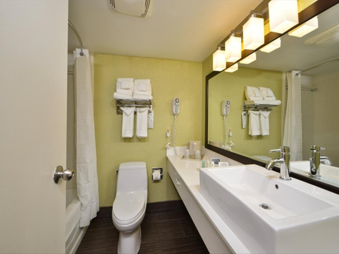 Bathroom 4, Comfort Inn & Suites Oceanfront, Virginia Beach