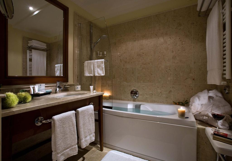Bathroom 5, Picciolo Etna Golf Resort & Spa, Curio Collection, Catania