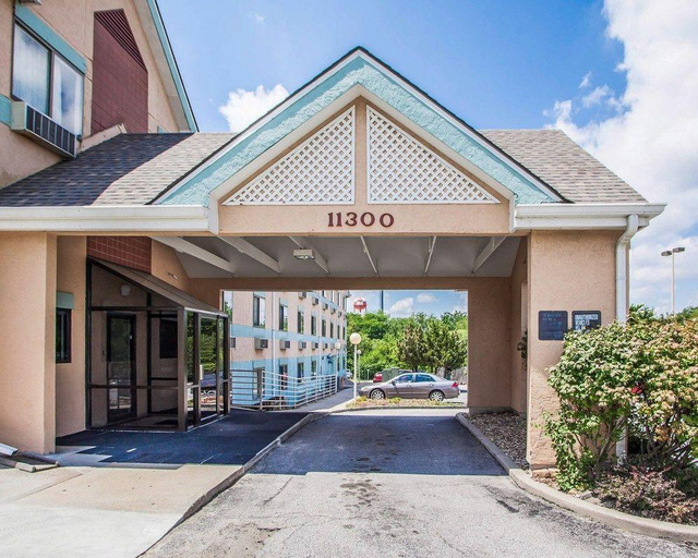 Exterior & Views 1, KCI Lodge, Kansas City