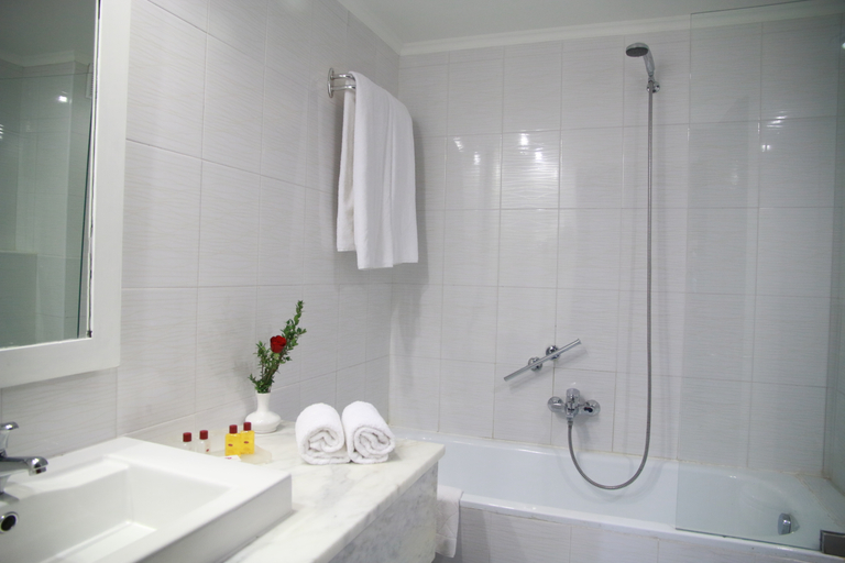 Bathroom 4, Hotel Le Pacha, Bab Bhar