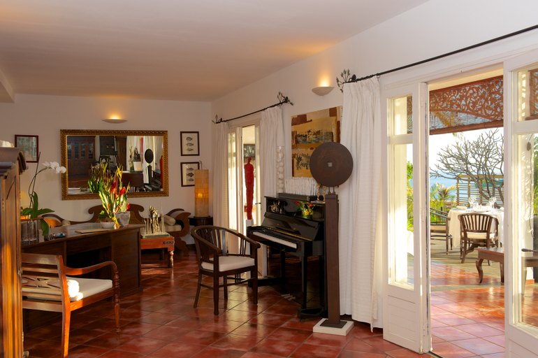 Public Area, Blue Margouillat Seaview Hotel, Saint-Leu