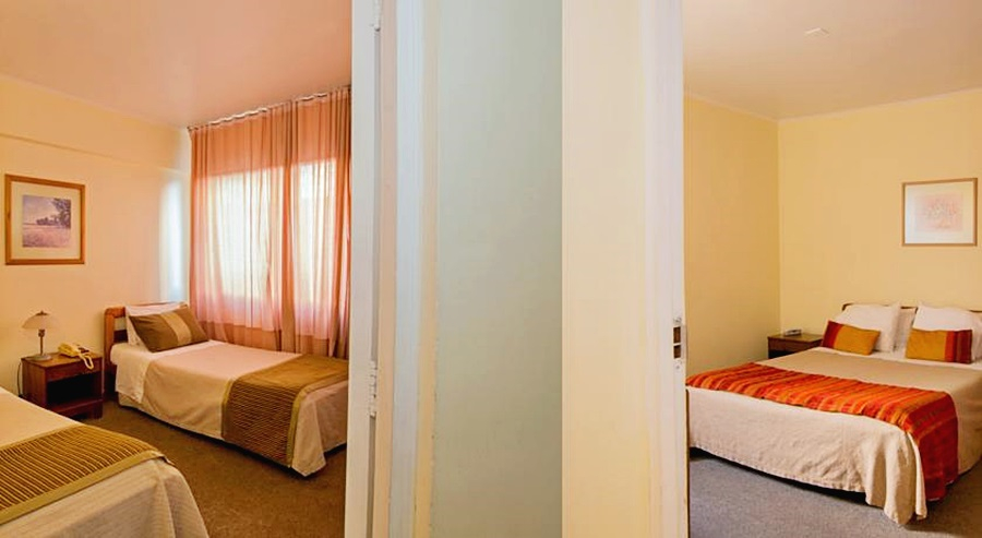 RQ Hotel Dacarlo, Santiago