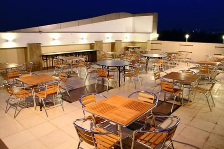 Food & Drinks 5, The Citiotel, Pune