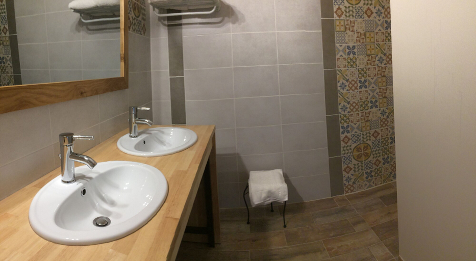 Bathroom 4, Mas Auroma, Vaucluse