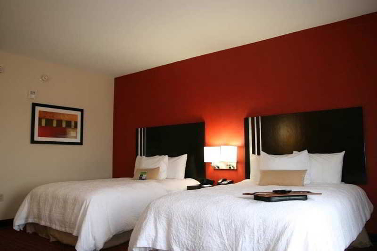 Bedroom 3, Hampton Inn & Suites Lebanon, Wilson