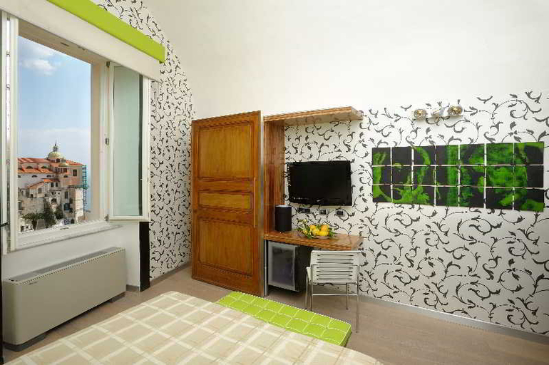 Bedroom 3, Palazzo Ferraioli, Salerno