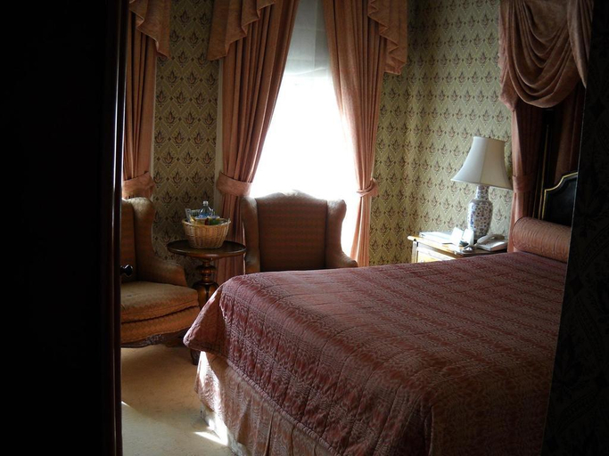 Bedroom 3, Hotel Majestic, San Francisco