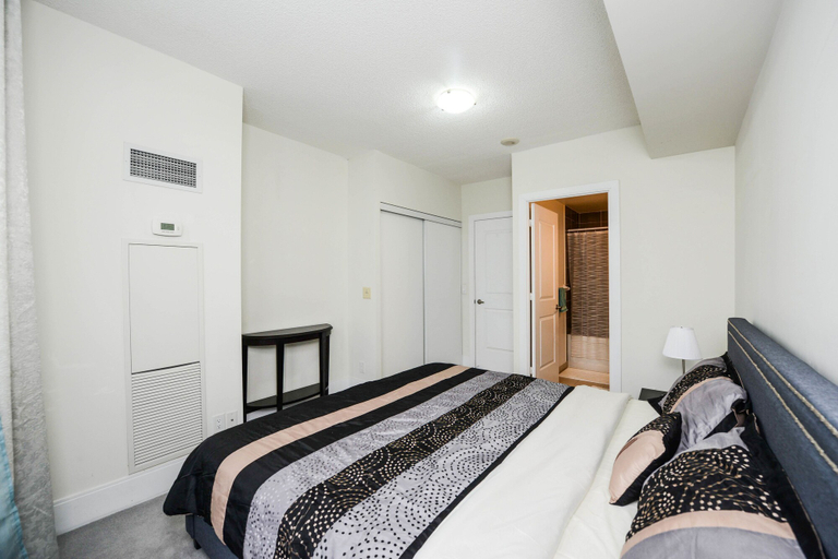 Bedroom 4, Sarkar Suites - 330 Burnhamthorpe Road, Peel