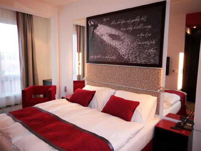 Bedroom 2, Red & Blue Design, Praha 6