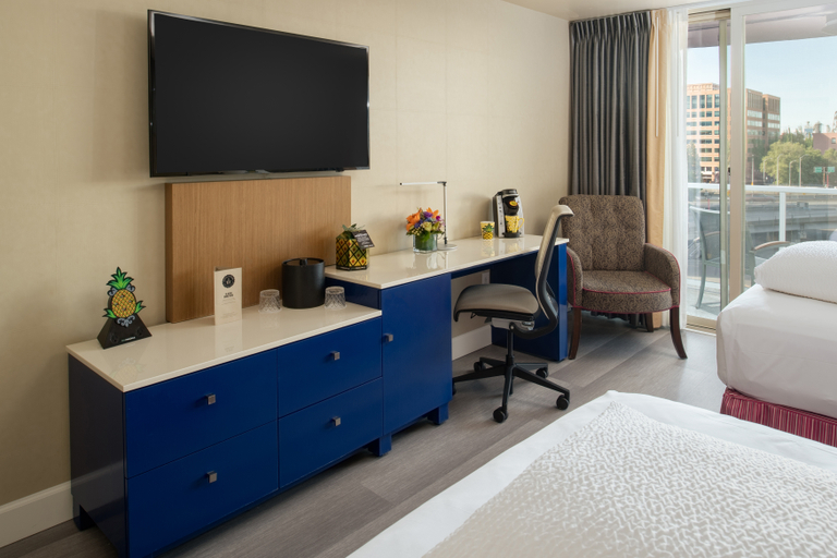 Bedroom 2, Staypineapple, Hotel Rose, Downtown Portland, Multnomah