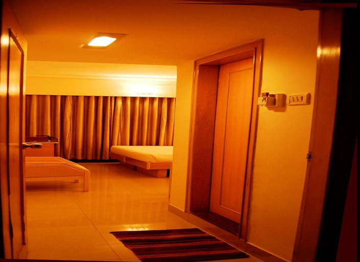 Public Area 3, Milan International, Mumbai Suburban