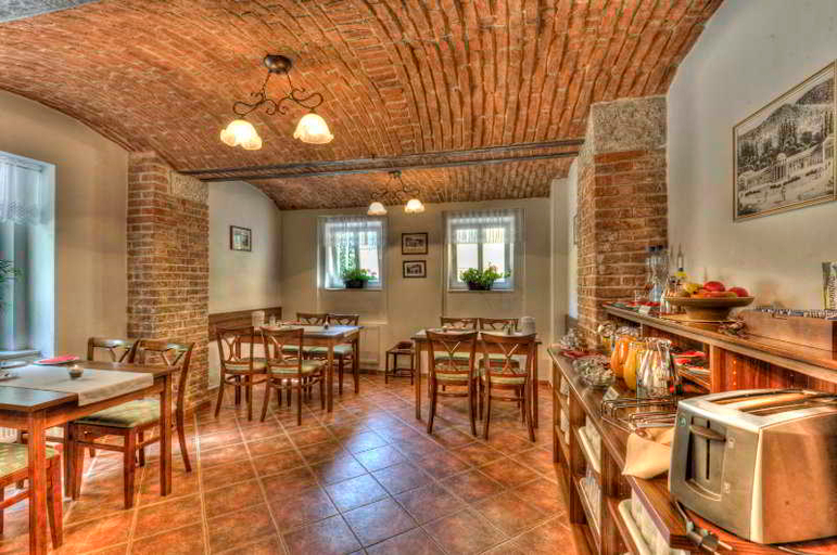 Food & Drinks 4, Villa Gloria, Cheb