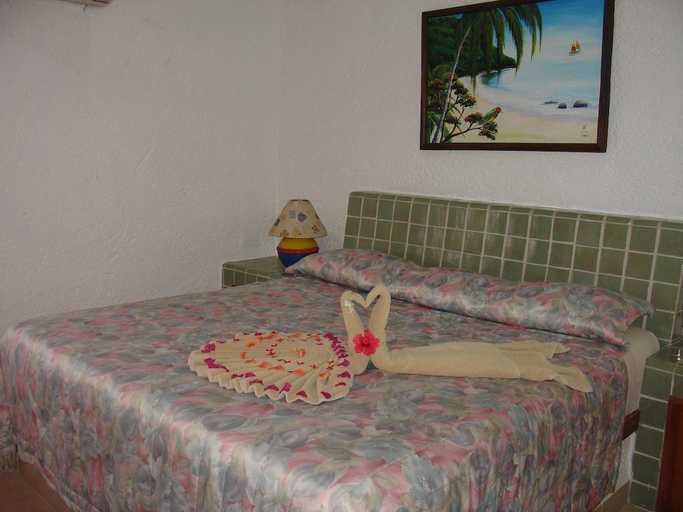 Bedroom 3, Coral Ixtapa, José Azueta