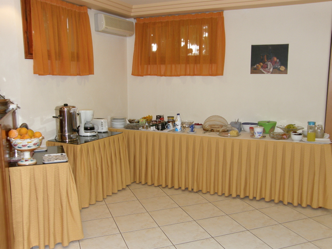 Food & Drinks 5, Megim, Crete