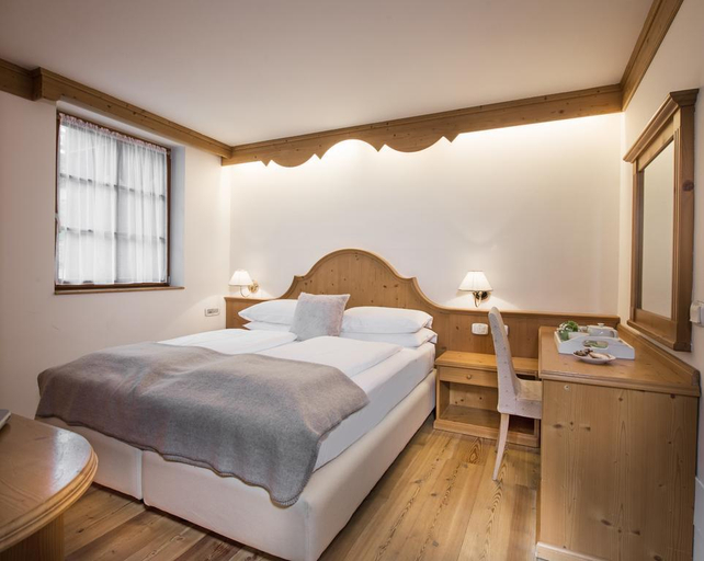 Bedroom 3, Bio Hotel Hermitage, Trento