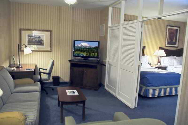 Exterior & Views 2, Doubletree Guest Suites Lexington , Fayette