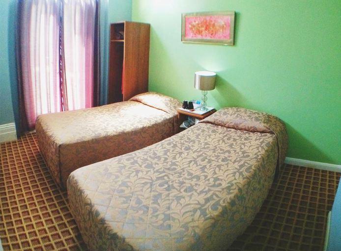 Bedroom 2, Corbigoe Hotel, London