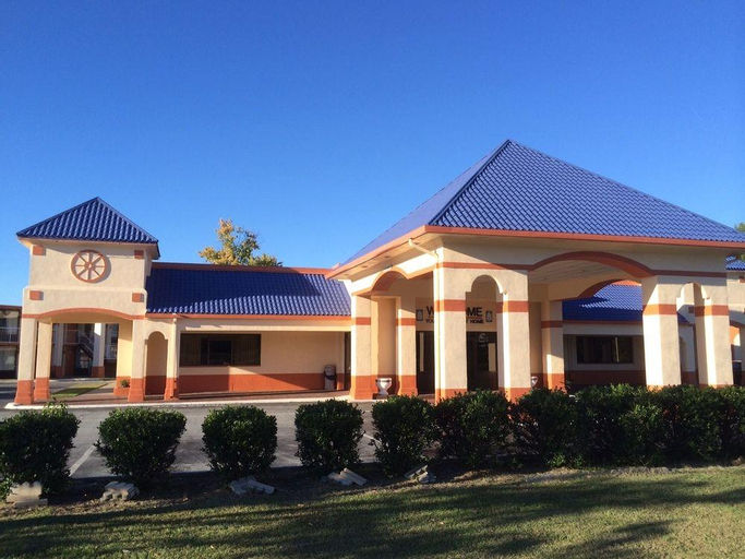 Rodeway Inn & Suites Greensboro Southeast, Guilford