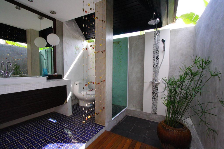 Bathroom 5, Bura Lumpai, Pai