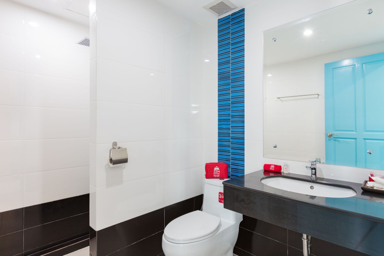 Bathroom 5, 竹古童路禅室酒店(Zen Rooms Takua Thung Road), Pulau Phuket