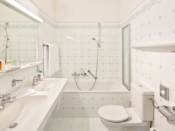 Bathroom 5, Hotel Schloss Lebenberg, Kitzbühel