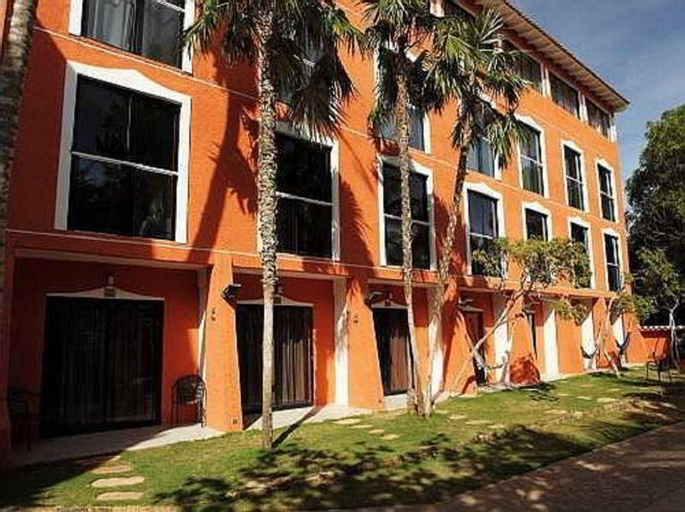 Surf Paradise, Díaz