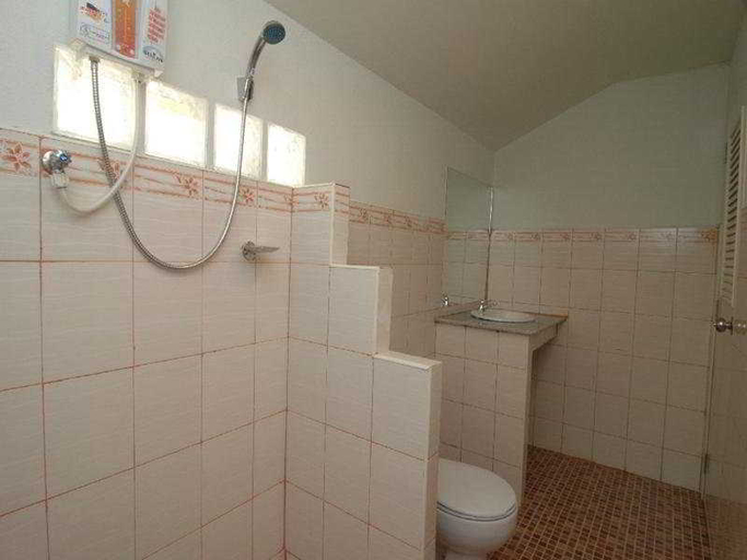 Bathroom 4, Lanta Nice Beach Resort, Ko Lanta