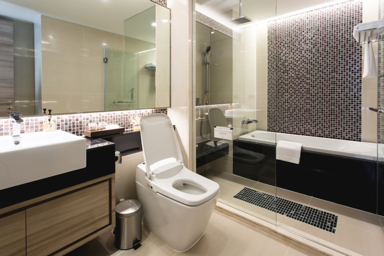 Bathroom 28