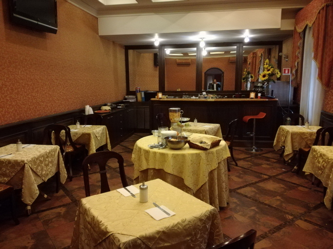 Food & Drinks 5, Hotel Guiren, Napoli