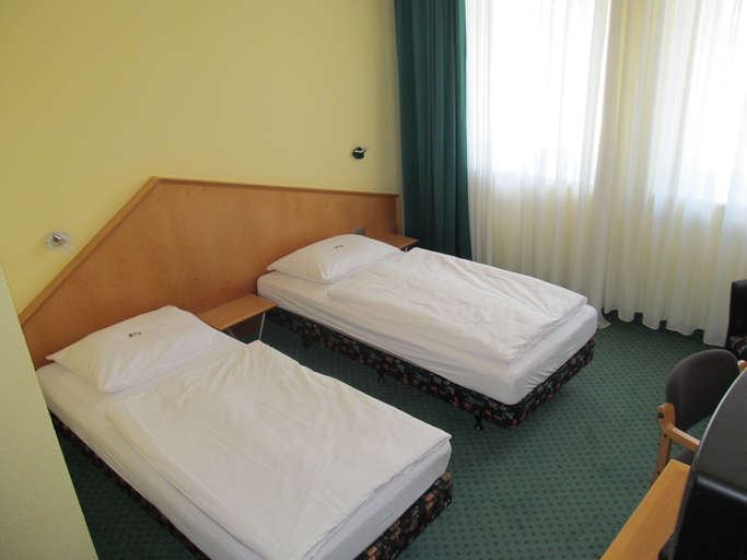 Bedroom 3, Hotel A2, Jerichower Land