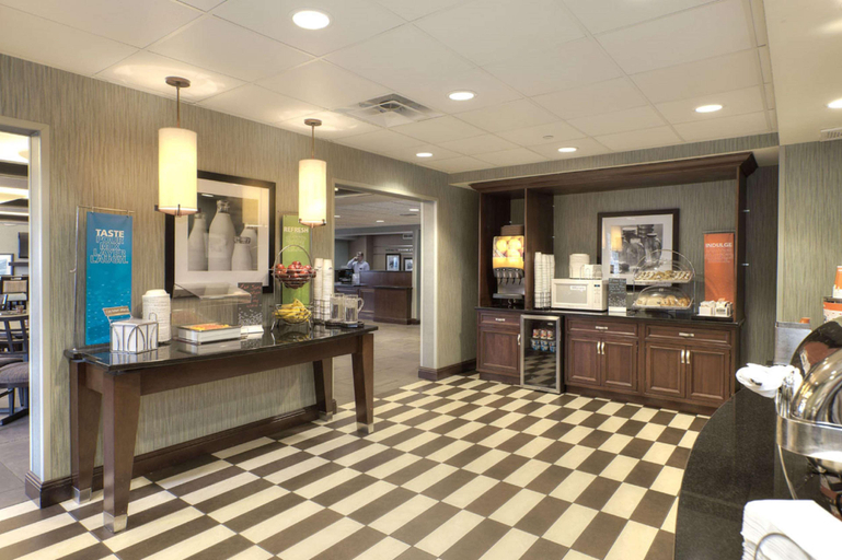 Public Area 2, Hampton Inn Traverse City, Grand Traverse