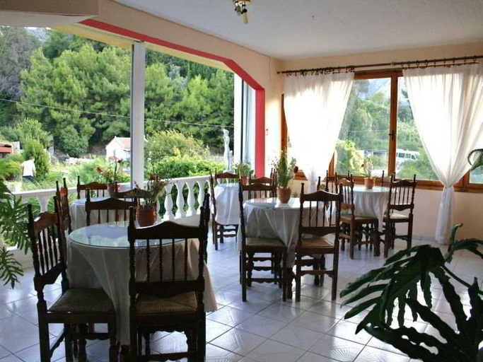 Food & Drinks 4, Kokkari Beach, North Aegean