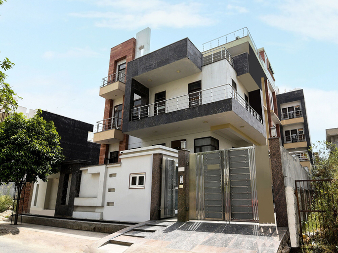 OYO 9072 Noida Dreamz, Gautam Buddha Nagar