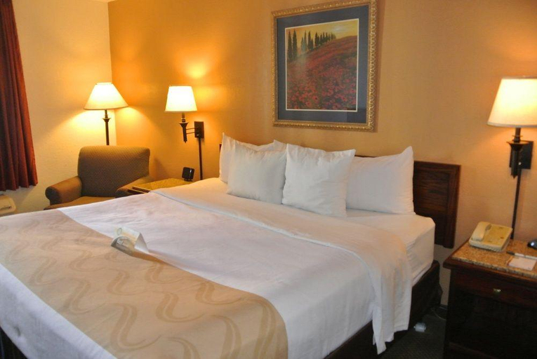 Bedroom 3, Quality Inn & Suites North, Greene
