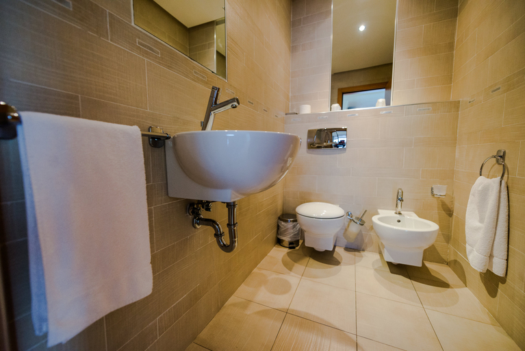 Bathroom 4, Sunny Hill Hotel, Cluj-napoca