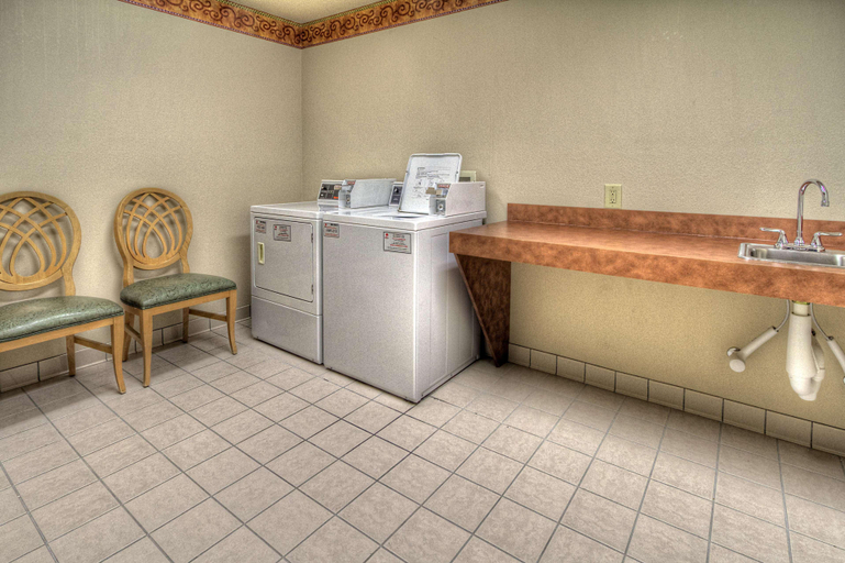 Bathroom 4, Hampton Inn & Suites Kalamazoo-Oshtemo, Kalamazoo