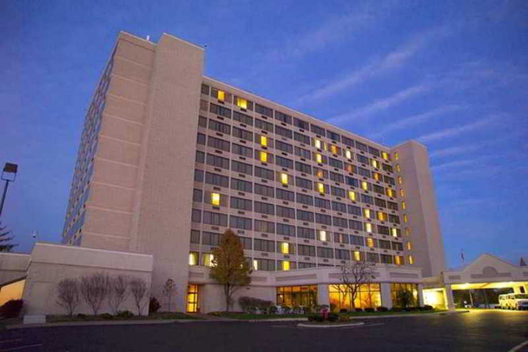 Exterior & Views 2, DoubleTree by Hilton St. Louis - Westport, Saint Louis