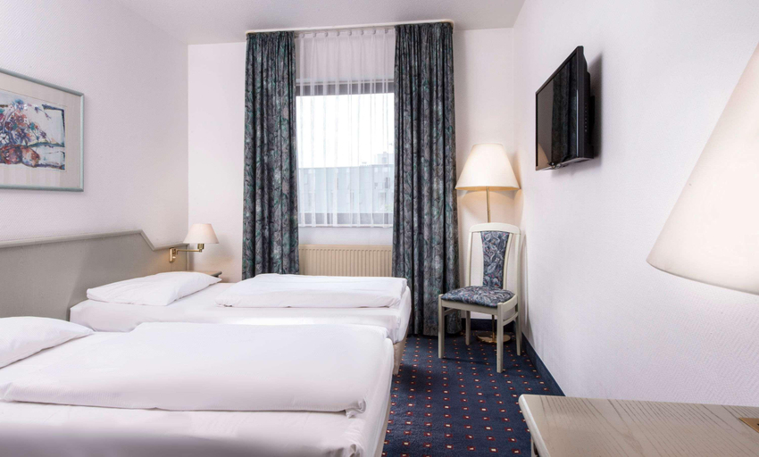 Bedroom 2, Wyndham Garden Düsseldorf Mettmann, Mettmann