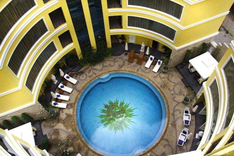Public Area, Four Seasons Place Pattaya, Pattaya