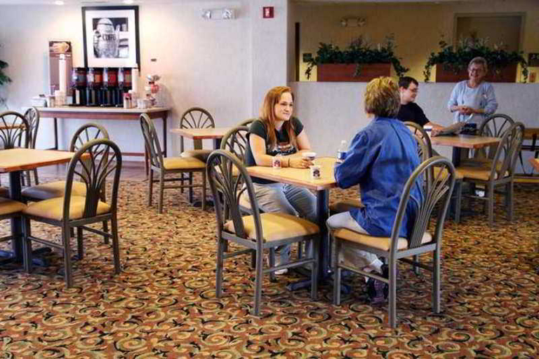 Food & Drinks 5, Hampton Inn Ottawa (Starved Rock Area), La Salle