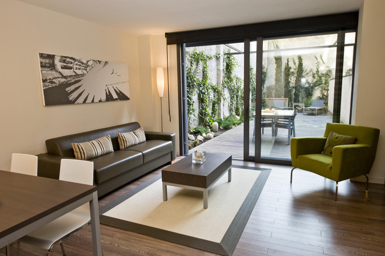 Public Area 3, Casp 74, Barcelona