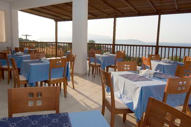 Food & Drinks 5, Naftilos, North Aegean