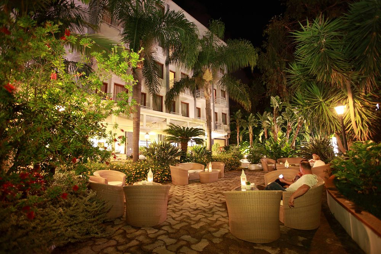 Public Area 4, Hotel Caravel, Napoli