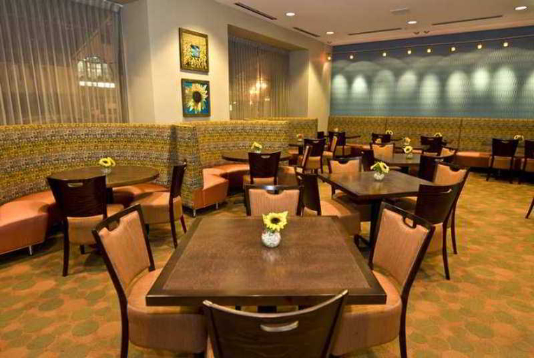 Food & Drinks 5, Hilton Garden Inn Indianapolis Downtown, Indianapolis