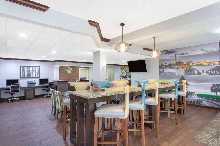 Public Area 3, Wingate by Wyndham Charleston Coliseum, Charleston