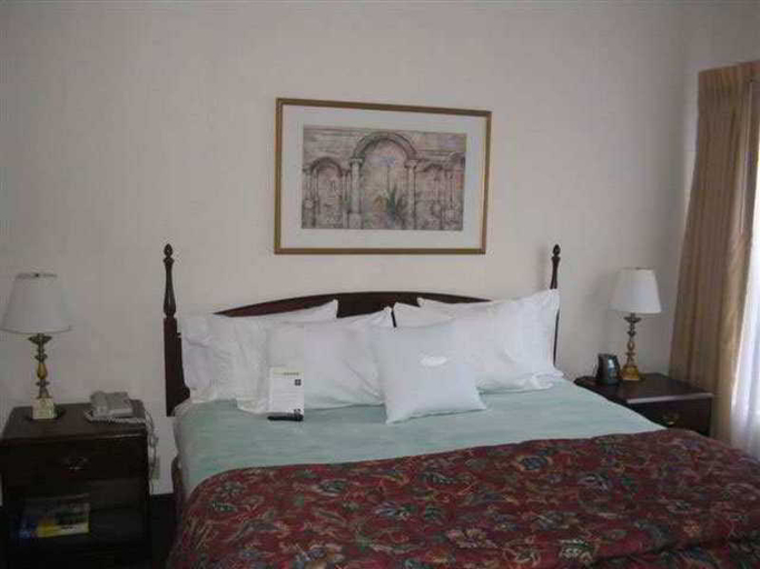 Bedroom 3, Homewood Suites by Hilton Mobile, Mobile