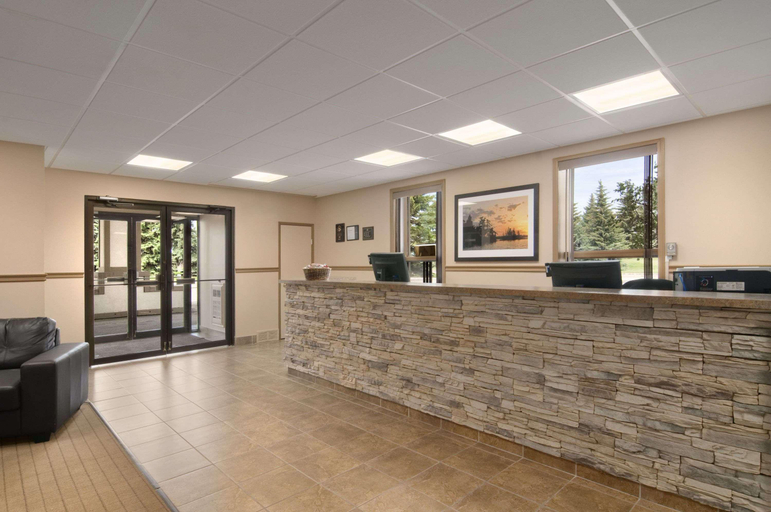 Public Area 2, Travelodge by Wyndham Red Deer, Division No. 8