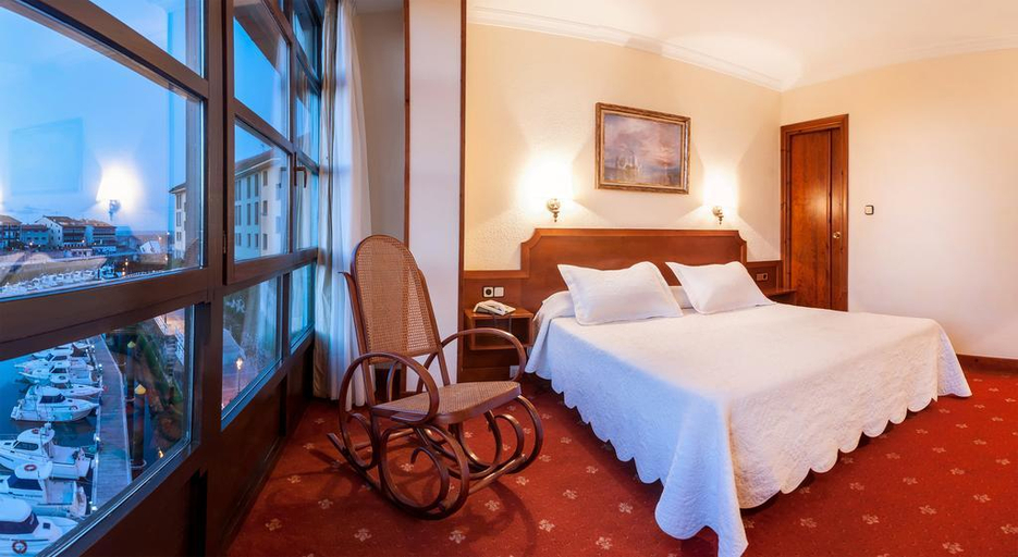 Bedroom 3, Las Rocas, Asturias